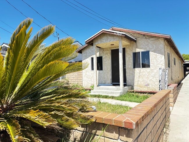 11369 Aster St in Ventura, CA - Building Photo - Building Photo
