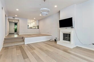 1054 Seco St, Unit 106 in Pasadena, CA - Building Photo - Building Photo