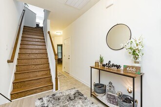 6220 W Stonepath Garden Dr in Chester, VA - Building Photo - Building Photo