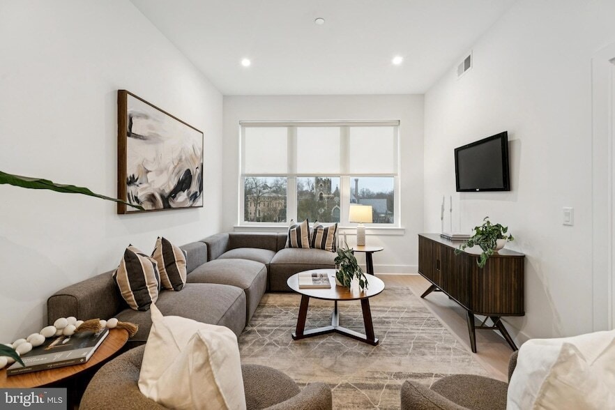 30 W Allens Ln, Unit 311 in Philadelphia, PA - Building Photo