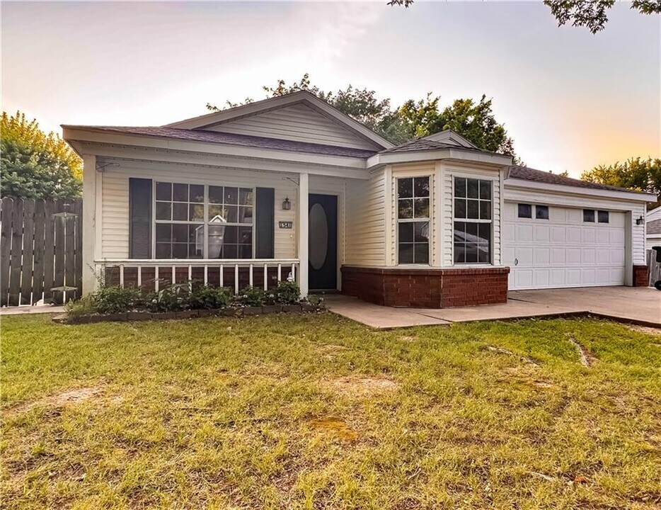 1541 Timbercrest Ave in Fayetteville, AR - Building Photo