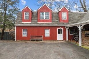 48 Fox Ln in Mt Kisco, NY - Building Photo