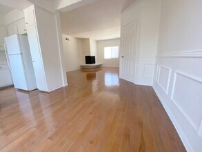 5631 W Jefferson Blvd, Unit 3 in Los Angeles, CA - Foto de edificio - Building Photo