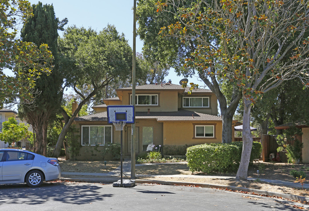 932 Weldwood Ct in Los Gatos, CA - Foto de edificio