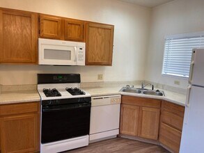 4310 Sabana Grande Ave SE in Rio Rancho, NM - Building Photo - Building Photo
