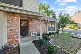 3801 Menchaca Rd in Austin, TX - Building Photo - Building Photo