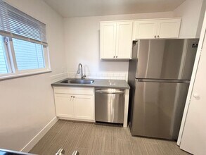 1932-1934-1934 SW Nebraska St in Portland, OR - Building Photo - Building Photo