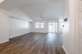 620 Vermillion Dr in Bakersfield, CA - Building Photo - Building Photo