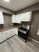 2950 N 184th St in Brookfield, WI - Foto de edificio - Building Photo
