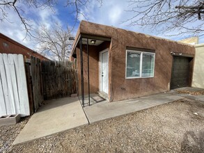 217 Zena Lona St NE in Albuquerque, NM - Building Photo - Building Photo