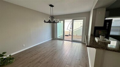 407 Bendwood Dr in Houston, TX - Building Photo - Building Photo