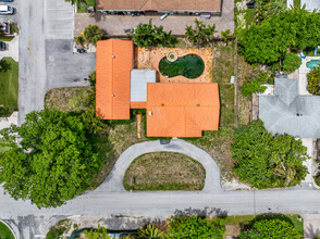 801 Bond Way in Delray Beach, FL - Building Photo - Building Photo