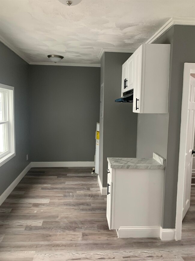 104 Pine St in Nashua, NH - Building Photo - Building Photo