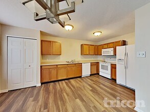 9017 Southernwood Way in Indianapolis, IN - Building Photo - Building Photo