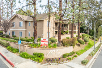 Rolling Ridge Apartments in Chino Hills, CA - Foto de edificio - Building Photo