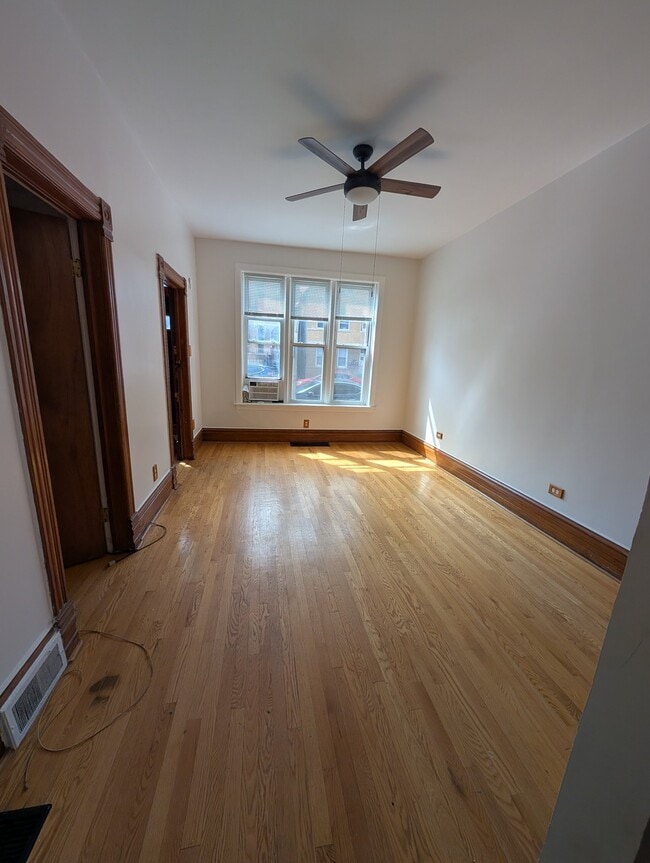 1935 N Leavitt St, Unit 1935 North Leavitt 1