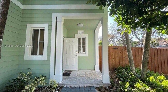 390 NE 35th Ave in Homestead, FL - Building Photo - Building Photo