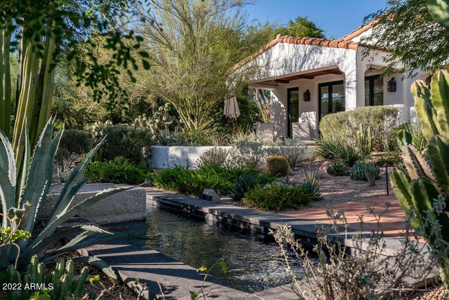6723 N Desert Fairways Dr in Paradise Valley, AZ - Building Photo - Building Photo