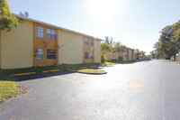 Lakeview Apartments in Miami, FL - Building Photo - Building Photo