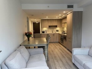 13350 Central Ave in Surrey, BC - Building Photo - Building Photo