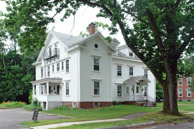 84 Silver St in Dover, NH - Building Photo - Building Photo