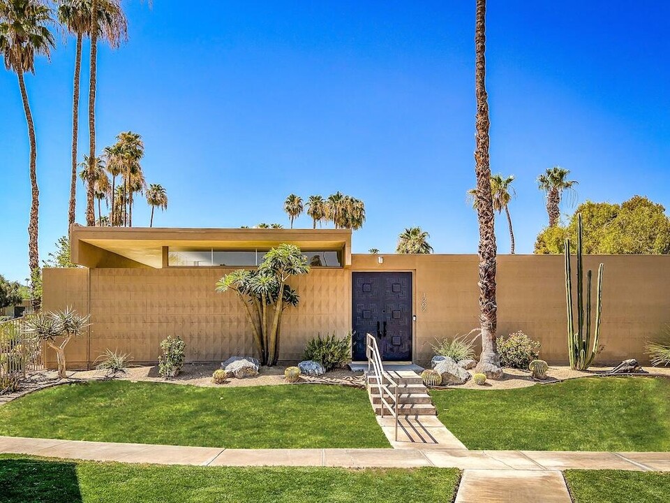 1202 Sandpiper St in Palm Desert, CA - Foto de edificio