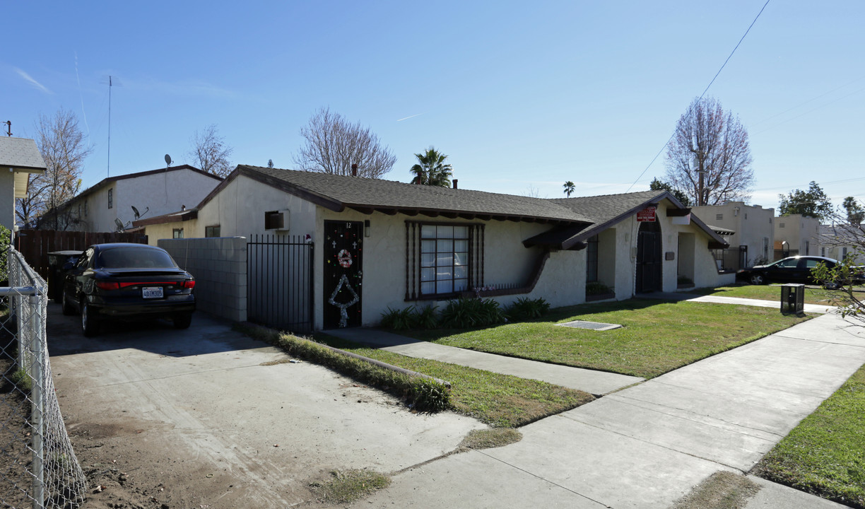 Villa Vista in San Bernardino, CA - Foto de edificio