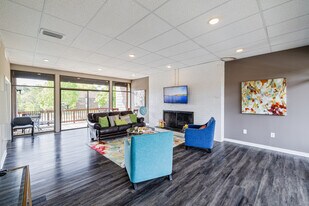 Cabin Creek Apartments in Richmond, VA - Building Photo