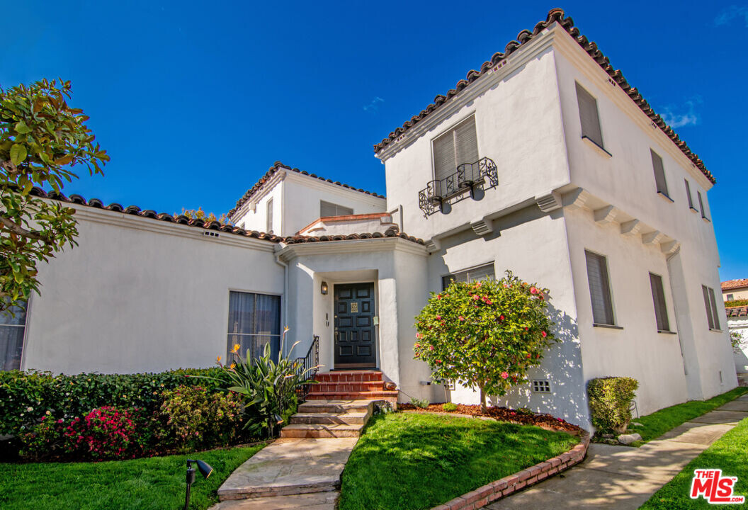 439 S El Camino Dr in Beverly Hills, CA - Foto de edificio