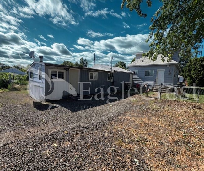 808 Edgewood St in Walla Walla, WA - Building Photo - Building Photo