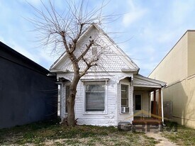 120 W 4th Ave in Hutchinson, KS - Building Photo