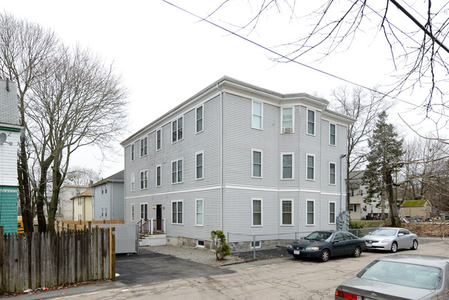 33 Falmouth Ave in Brockton, MA - Building Photo - Building Photo