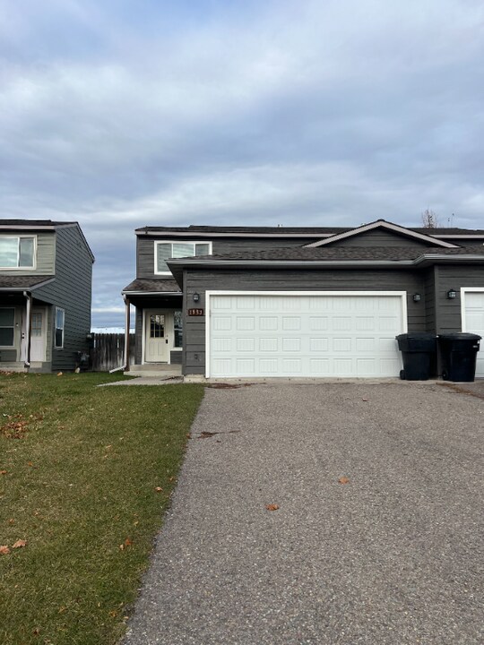 1983 Greatview Dr in Kalispell, MT - Building Photo