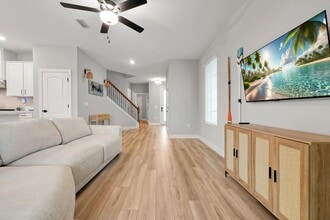 7692 Somersworth Dr in Kissimmee, FL - Building Photo - Building Photo