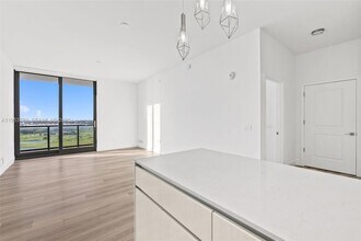 101 Diplomat Pkwy, Unit 1703 in Hallandale Beach, FL - Building Photo - Building Photo