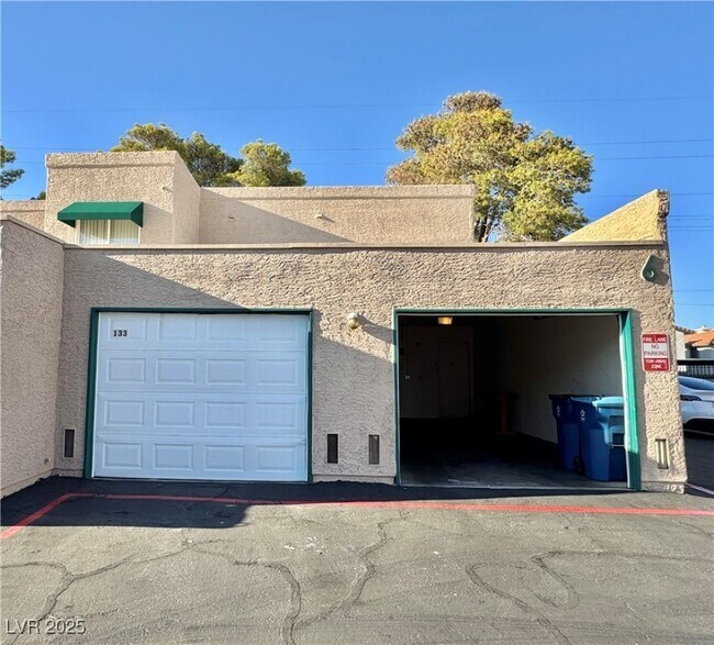 6750 Del Rey Ave