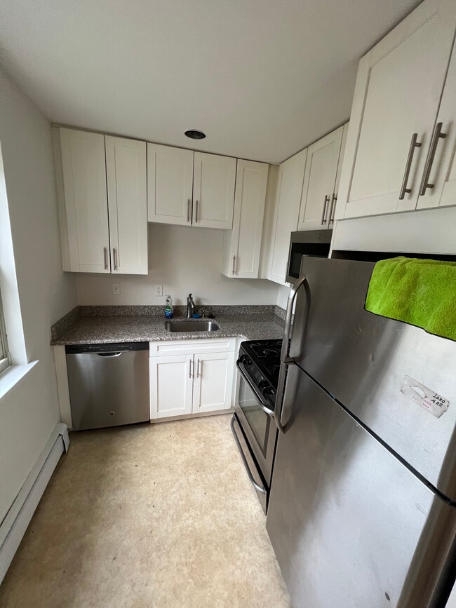 422 Plateau Ave, Unit P-2 in Fort Lee, NJ - Foto de edificio - Building Photo