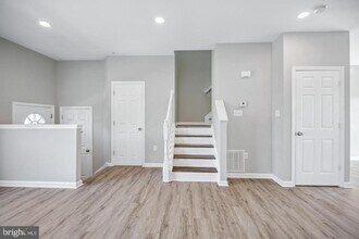 7135 Ladd Cir in Frederick, MD - Building Photo - Building Photo