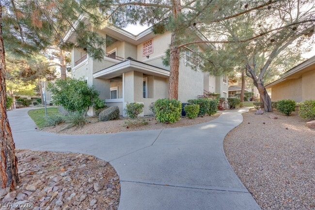 1008 Domnus Ln in Las Vegas, NV - Building Photo - Building Photo