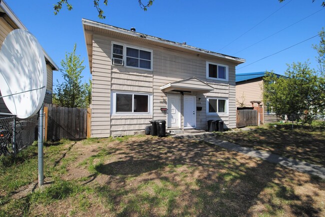 property at 1424-1426 Lathrop St