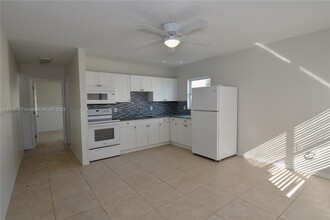 3125 Barrett Ave in Naples, FL - Building Photo - Building Photo