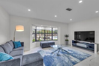 616 3rd Key Dr in Fort Lauderdale, FL - Building Photo - Building Photo