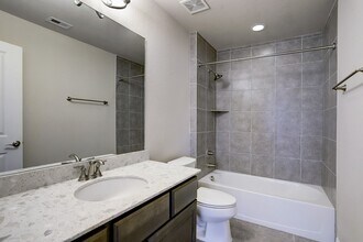 9814 Vintage Villa Dr in Houston, TX - Building Photo - Building Photo