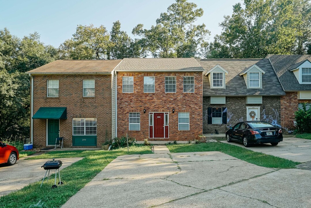 2354 Gregory Dr in Tallahassee, FL - Foto de edificio