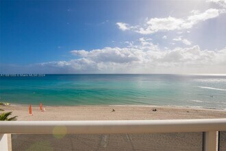 3725 S Ocean Dr, Unit 601 in Hollywood, FL - Foto de edificio - Building Photo