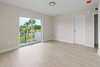 1101 NE 80th St in Miami, FL - Building Photo - Building Photo