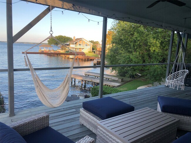 45 Lakeview Village in Montgomery, TX - Building Photo - Building Photo