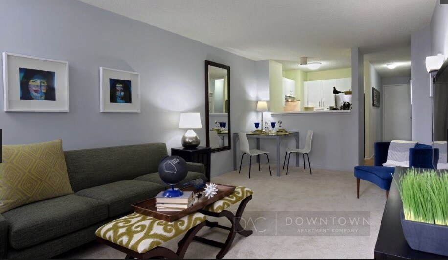 440 E Ohio St in Chicago, IL - Building Photo