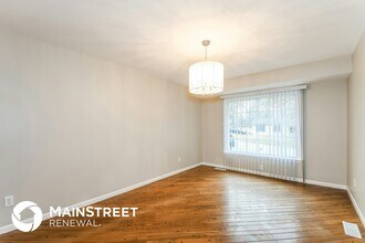 4311 Alderwood Dr in Florissant, MO - Building Photo - Building Photo