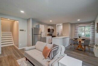 1230 E Dayton St in Madison, WI - Building Photo - Building Photo